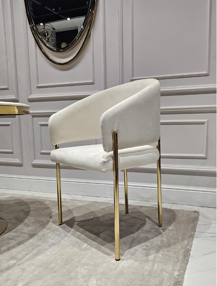 KRZESŁO na metalowych nogach w kolorze błyszczącego złota, jasnobeżowa welurowa tkanina, nowoczesny styl, do salonu