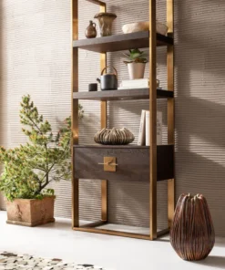 REGAŁ Osaka wysoki, prostokątny, kolor orzechowy, jedna szuflada, trzy półki, metalowy stelaż w kolorze mosiądzu, piękny