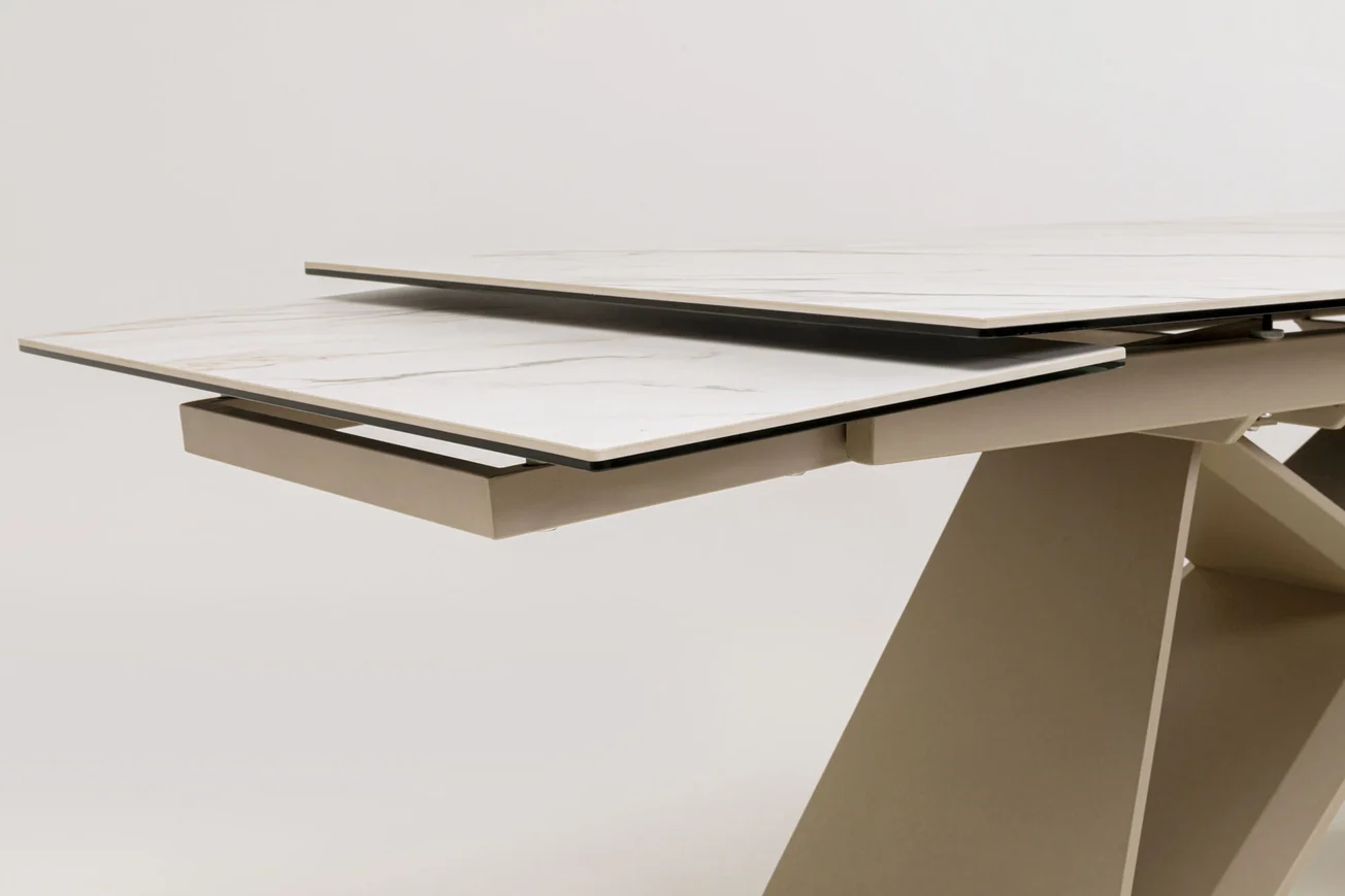 STÓŁ JADALNIANY Nelly Greige rozkładany, szaro-beżowy nogi, blat szklany imitujący marmur, nowoczesny styl, premium STÓŁ JADALNIANY Nelly Greige rozkładany, szaro-beżowy nogi, blat szklany imitujący marmur, nowoczesny styl, premium