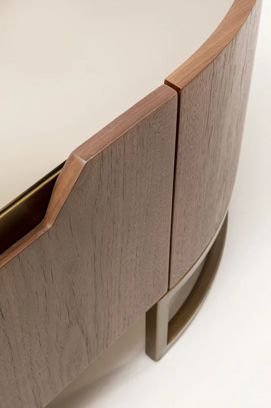 STOLIK KAWOWY Giorgio o zaokrąglonych bokach, jedna szuflada, brązowy kolor, szklany blat, nowoczesny styl, wyjątkowy STOLIK KAWOWY Giorgio o zaokrąglonych bokach, jedna szuflada, brązowy kolor, szklany blat, nowoczesny styl, wyjątkowy