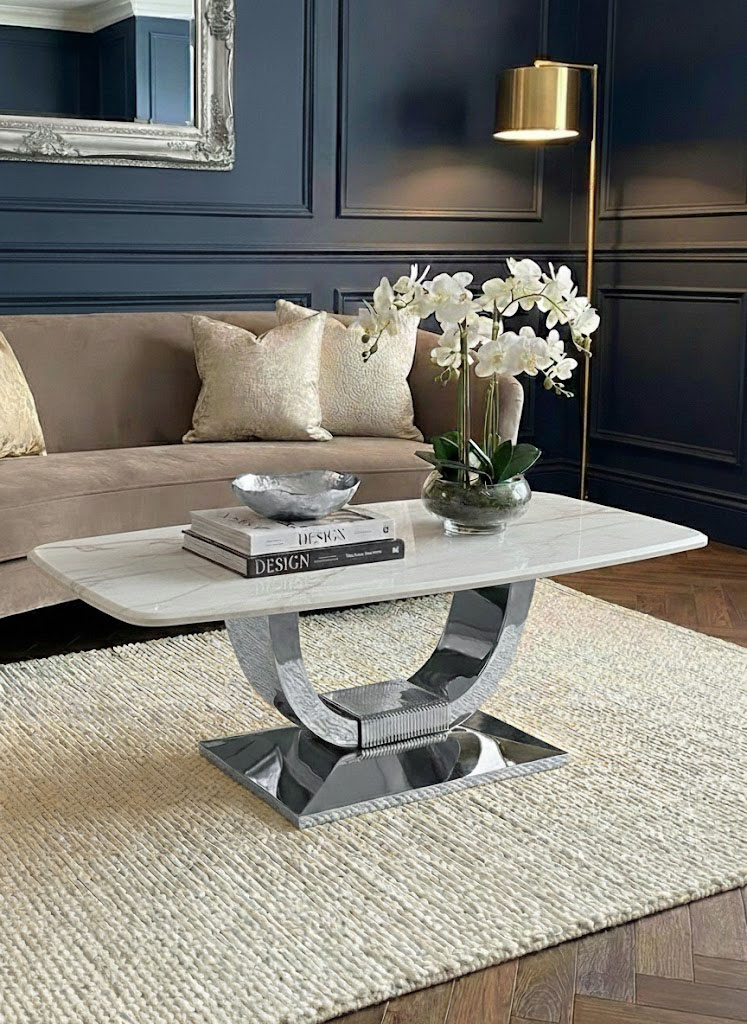 STOLIK KAWOWY RING na srebrnej błyszczącej podstawie, prostokątny blat z konglomeratu marmurowego, nowoczesny glamour - 130 cm