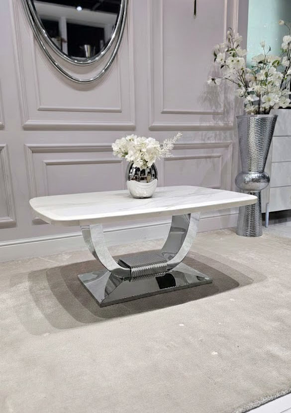 STOLIK KAWOWY RING na srebrnej błyszczącej podstawie, prostokątny blat z konglomeratu marmurowego, nowoczesny glamour, piękny
