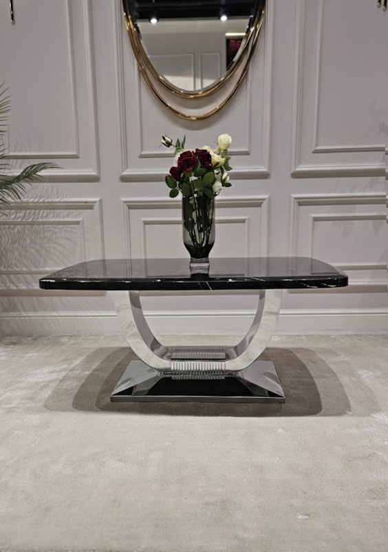 STOLIK KAWOWY RING na srebrnej błyszczącej podstawie, prostokątny, czarny blat z konglomeratu marmurowego, nowoczesny glamour