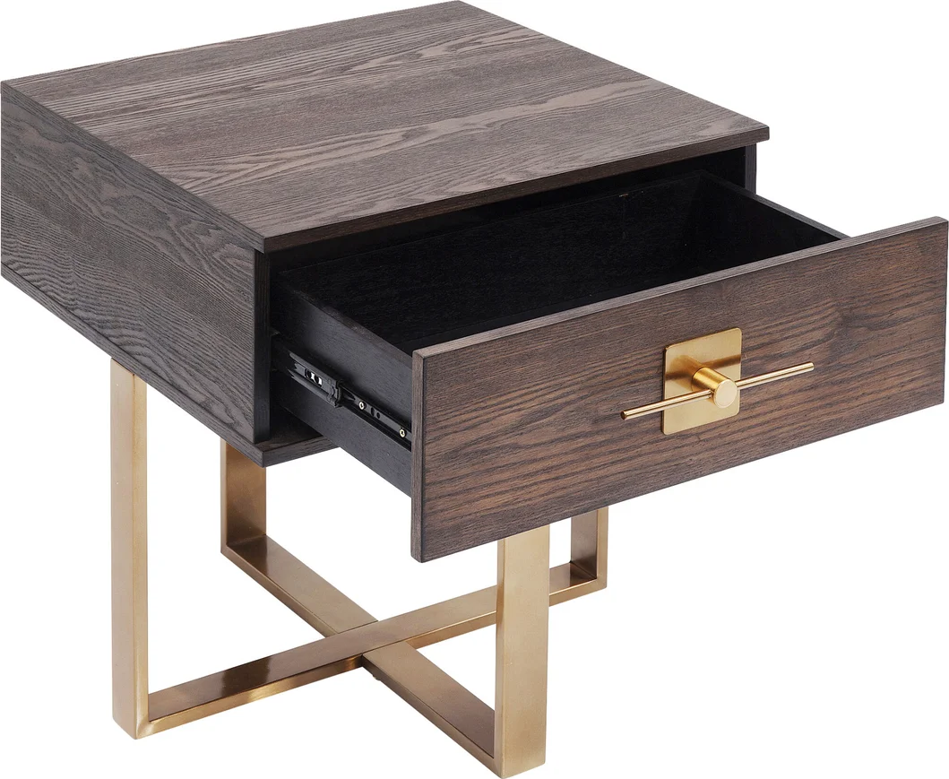 SZAFKA NOCNA Osaka kwadratowa, kolor orzechowy, jedna szuflada, metalowy stelaż w kolorze mosiądzu, ekskluzywna SZAFKA NOCNA Osaka kwadratowa, kolor orzechowy, jedna szuflada, metalowy stelaż w kolorze mosiądzu, ekskluzywna