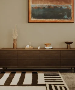 SZAFKA RTV Divine z czterema szafkami do przechowywania, ciemno brązowa kolorystyka, nowoczesny styl, piękna