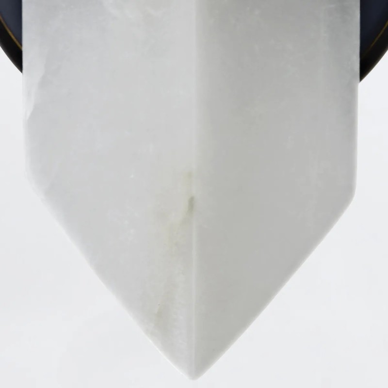 KINKIET Valencia z diamentowym kloszem z alabastru, metalowa oprawa w kolorze miejskiego brązu, klasyka z nutą nowoczesności, ekskluzywny