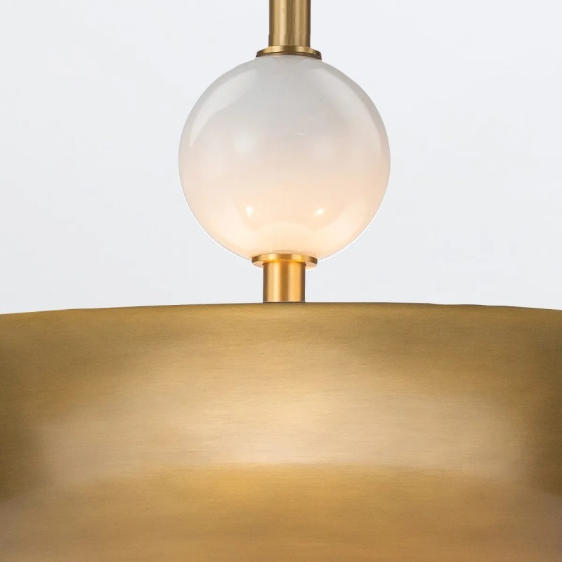 LAMPA WISZĄCA Saucer z 4 źródłami światła, geometryczna forma klepsydry, białe matowe szkło, metal w kolorze postarzanego mosiądzu, nowoczesny styl, piękna