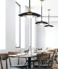 LAMPA WISZĄCA Welsh okrągła, matowe czarne szkło z złotymi, metalowymi elementami, nowoczesny styl, do jadalni