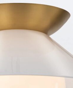 PLAFON Saucer geometryczna forma klepsydry, białe matowe szkło, metal w kolorze postarzanego mosiądzu, nowoczesny styl, piękny