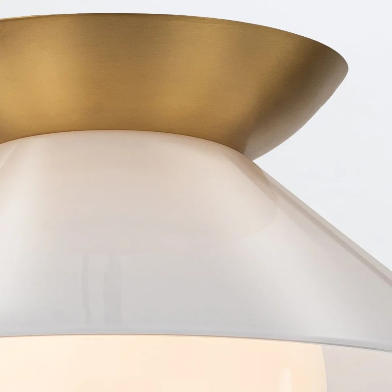 PLAFON Saucer geometryczna forma klepsydry, białe matowe szkło, metal w kolorze postarzanego mosiądzu, nowoczesny styl, piękny