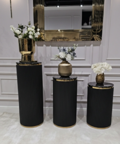 STOJAK Anne Nero, okrągły czarny ryflowany, forma kolumny, złote detale, kamienny blat, elegancki, piękny