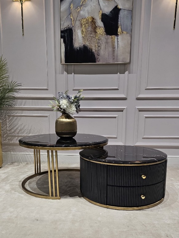 ZESTAW STOLIKÓW KAWOWYCH Anne Nero Fosco 2w1, blat z konglomeratu marmurowego, złoty szczotkowany stelaż, ryflowany korpus z szufladami, nowoczesny styl, ekskluzywny