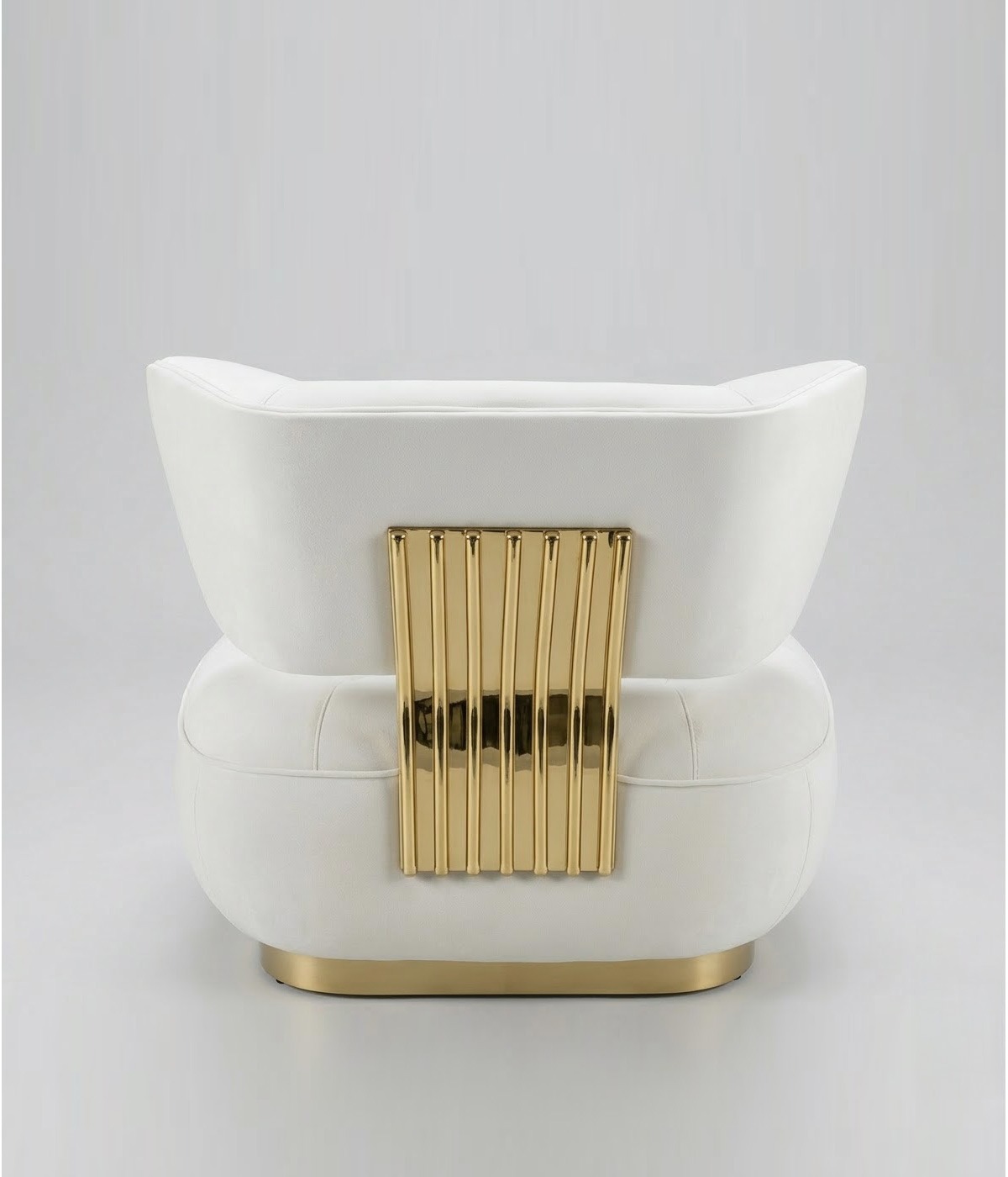 FOTEL WYPOCZYNKOWY z welurową, miękką tkaniną, złota błyszcząca podstawa oraz element łączący siedzisko z oparciem, styl loftowy, ekskluzywny FOTEL WYPOCZYNKOWY z welurową, miękką tkaniną, złota błyszcząca podstawa oraz element łączący siedzisko z oparciem, styl loftowy, ekskluzywny