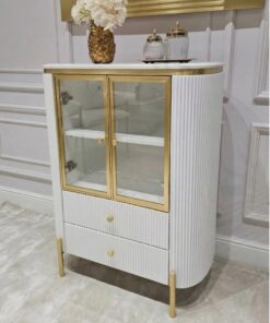 Komoda z witrynką transparentną