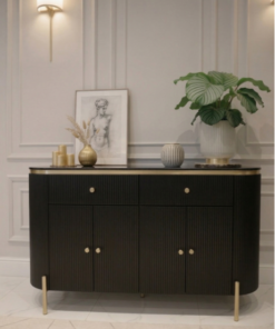 KOMODA Anne Nero Fosco czarna, ryflowana, złote, metalowe dodatki w szczotkowanym wykończeniu, blat z konglomeratu marmurowego, nowoczesny styl