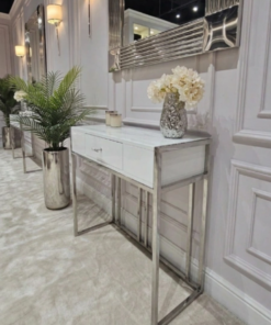 KONSOLA LOUVRE z jedną szufladą, srebrny stelaż, biały korpus w wysokim połysku, styl glamour, piękna