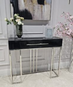 KONSOLA Naomi z dwiema szufladami, czarny połyskujący blat, srebrny stelaż, styl glamour