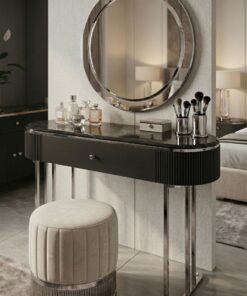 KONSOLA Nero Silver czarna, ryflowana, srebrne błyszczące elementy, blat z konglomeratu marmurowego – 120 cm, piękna