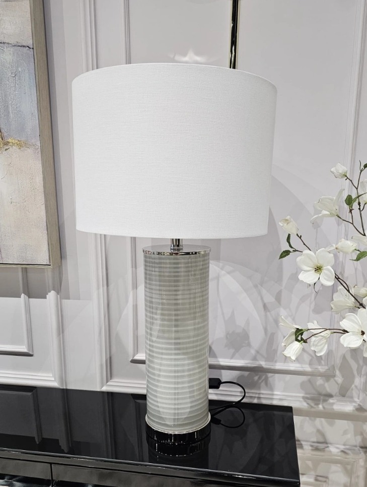 LAMPA STOŁOWA szklana podstawa, biały abażur, srebrne elementy, nowoczesny styl, piękna