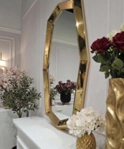 LUSTRO ŚCIENNE Monolith o geometrycznym kształcie, złota rama w błyszczącym wykończeniu, nowoczesny styl, pięke