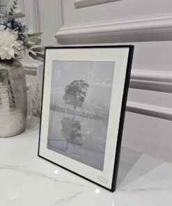 RAMKA NA ZDJĘCIE prostokątna, czarna, cienka rama, nowoczesny styl, piękna