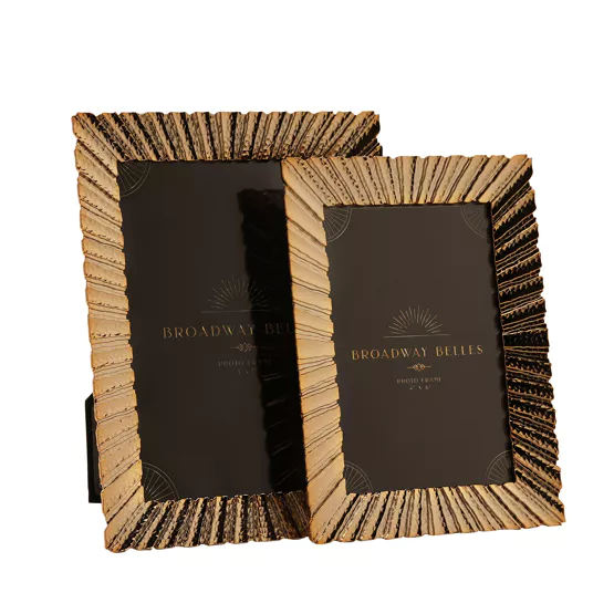 RAMKA NA ZDJĘCIE prostokątna, złota rama o wyjątkowym designie, nowoczesny styl