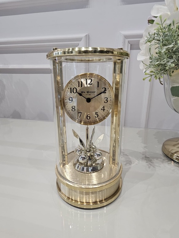 ZEGAR STOJĄCY złoty, okrągły, dekoracyjne wahadło pod tarczą, klasyczny styl, premium