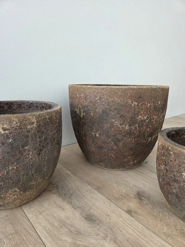 DONICA ceramiczna z efektem kamienia, mrozoodporna, okrągła, zwężana ku dołowi, brązowa, nowoczesny styl, najwyższa jakość