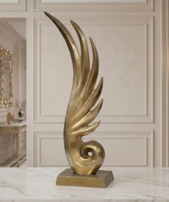 FIGURKA z niklu w kształcie pięknego skrzydła na prostokątnej podstawie, złote wykończenie