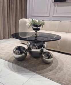 STOLIK KAWOWY Balance Orio, srebrna błyszcząca podstawa w formie trzech kul, okrągły czarny blat ze spieku kamiennego, nowoczesny styl
