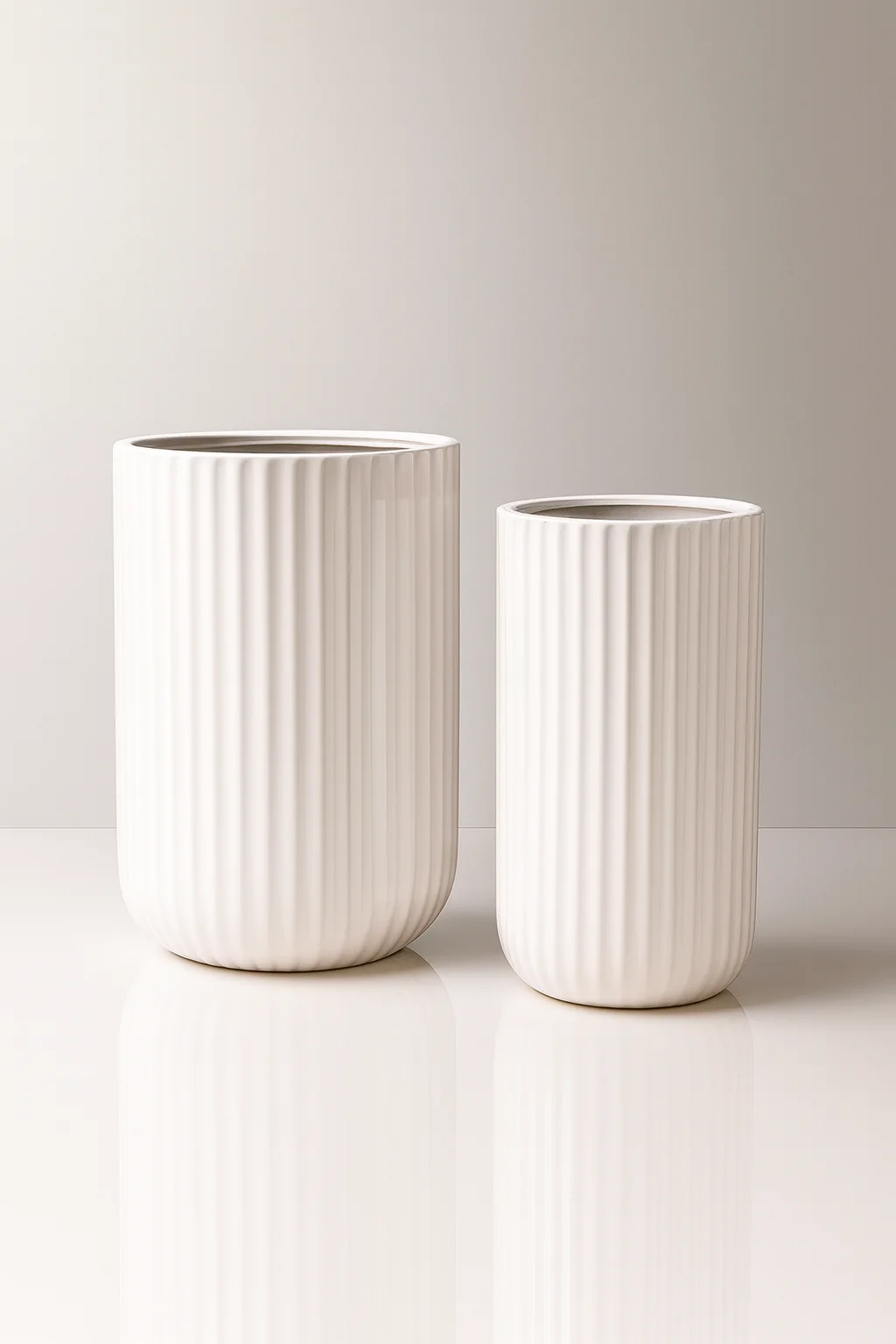 ZESTAW 2 DONIC wysokie, okrągłe, ryflowane, białe z ceramiki mrozoodpornej