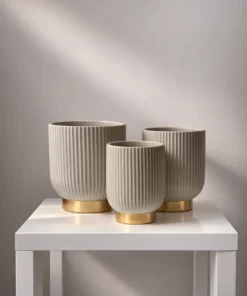 ZESTAW 3 DONIC ryflowanych, kaszmirowe, złoty pasek u dołu, z ceramiki mrozoodpornej, idealne do ogrodu, do salonu