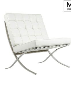 FOTEL Barcelona Vintage pokryty białą ekoskórą przeszytą w elegancką kratkę, srebrne chromowane nogi, luksusowy styl