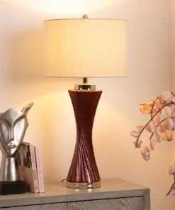 LAMPA STOŁOWA z fioletową, szklaną podstawą, biały lniany abażur, srebrne metalowe detale, piękna