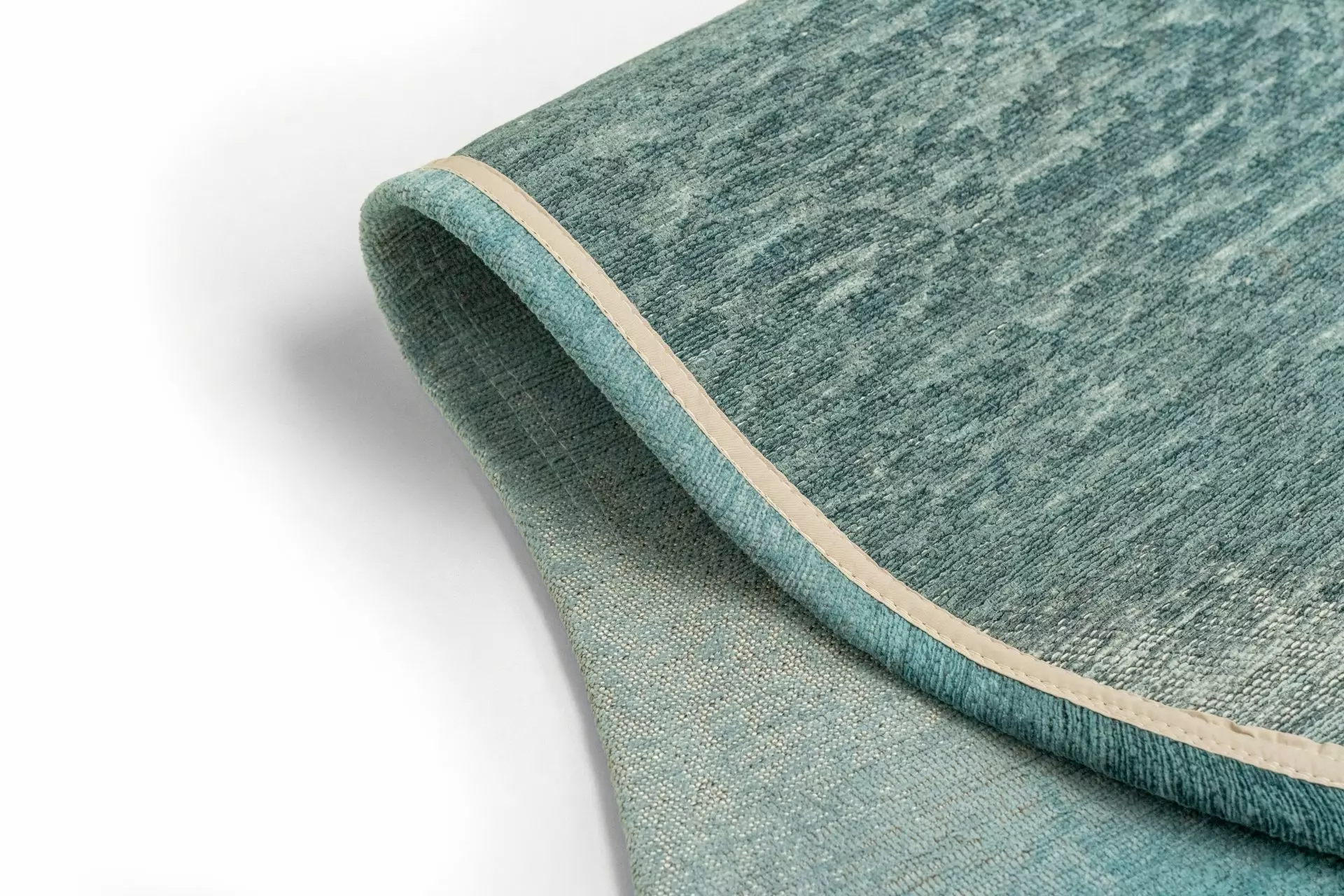DYWAN Aquarelle Storms o nieregularnym kształcie w niebieskich odcieniach, designerski styl, ekskluzywny