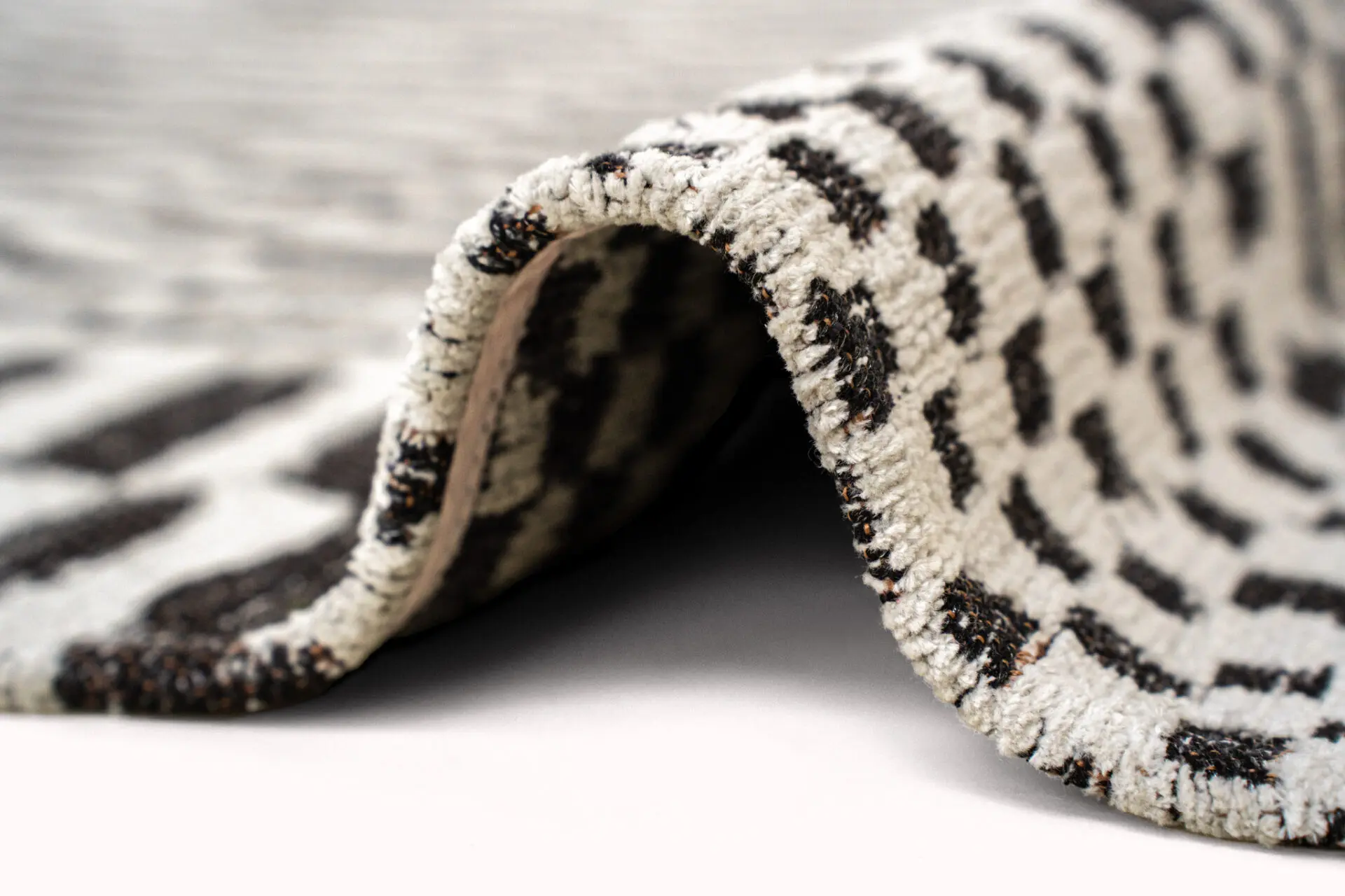 DYWAN Berber Caidal prostokątny, szaro-czarna kolorystyka, geometryczny wzór, nowoczesny styl, ekskluzywny
