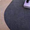 DYWAN Element Arp Blue o nieregularnym kształcie, niebiesko-beżowa kolorystyka, designerski styl, ekskluzywny