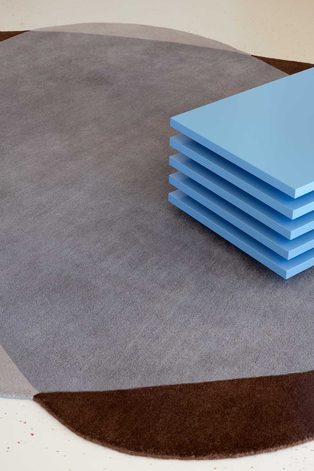 DYWAN Element Chad Brown-Blue o nieregularnym kształcie, brązowo-niebieski, designerski styl, ekskluzywny