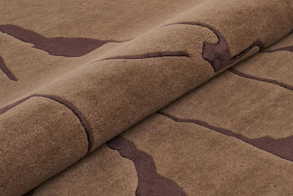 DYWAN Shapes Canyon Brown prostokątny z abstrakcyjnym wzorem, brązowa kolorystyka, designerski styl, ekskluzywny DYWAN Shapes Canyon Brown prostokątny z abstrakcyjnym wzorem, brązowa kolorystyka, designerski styl, ekskluzywny