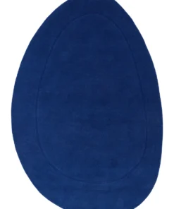 DYWAN Shapes Lake Blue o nieregularnym kształcie przypominającym jezioro i niebieskiej kolorystyce, designerski styl