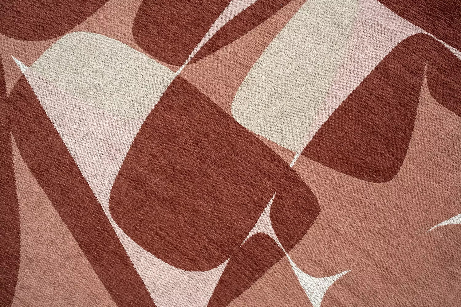 DYWAN Stones Cherry Mocha prostokątny, czerwono-różowa kolorystyka kolorystyka, nowoczesny wzór, premium