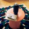 DYWAN Tokyo, wełniany, ręcznie tuftowany, zaprojektowany przez Malwinę Konopacką, wielokolorowy wzór, designerski styl, nagrodzony nagrodą Red Dot, do salonu