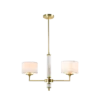 LAMPA WISZĄCA Sutton z 2 źródłami światła, metalowa, mosiężna oprawa, kryształowe detale, białe abażury, nowoczesny styl