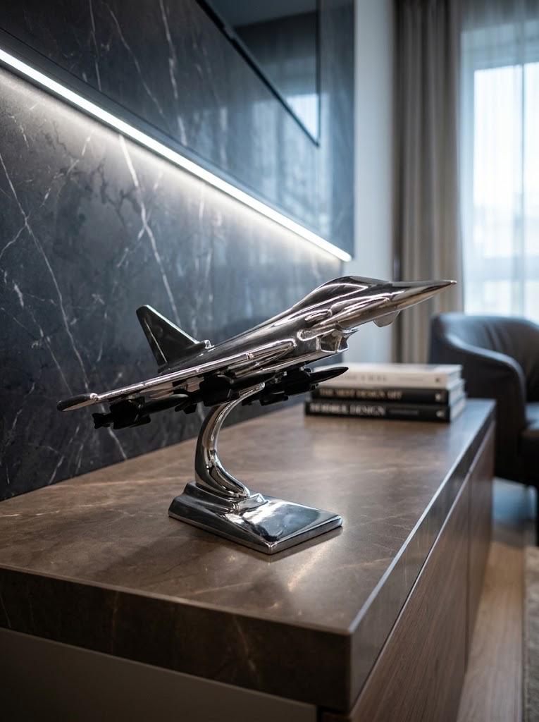 FIGURKA DEKORACYJNA srebrna, błyszcząca, model samolotu Eurofighter Typhoon, prezent dla miłośników lotnictwa