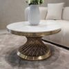 STOLIK KAWOWY Emporio Brass Fosco, okrągły, blat ze sztucznego marmuru, zakręcona, designerska podstawa w kolorze szczotkowanego mosiądzu, klasyczny glamour - 80 cm