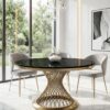 STÓŁ Emporio Brass Fosco okrągły, blat ze sztucznego marmuru, zakręcona, designerska podstawa w mosiężnym szczotkowanym wykończeniu, klasyczny glamour – 130 cm